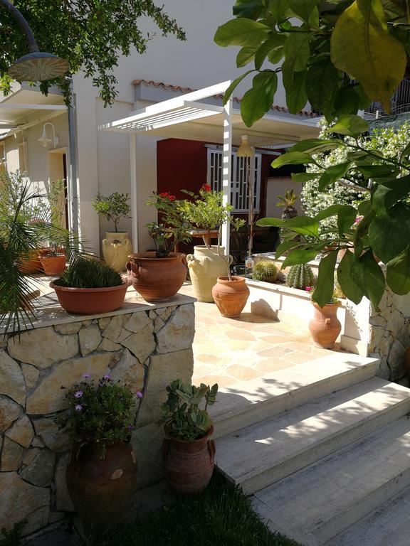 مبيت وإفطار آتْشّي كاستيلّو Il Giardino Dei Limoni المظهر الخارجي الصورة